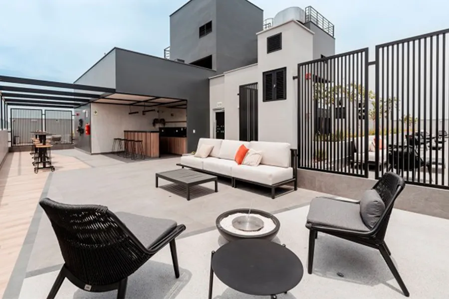 Terraza-y-mar-inmobiliaria-Alquileres-de-Propiedades_11zon